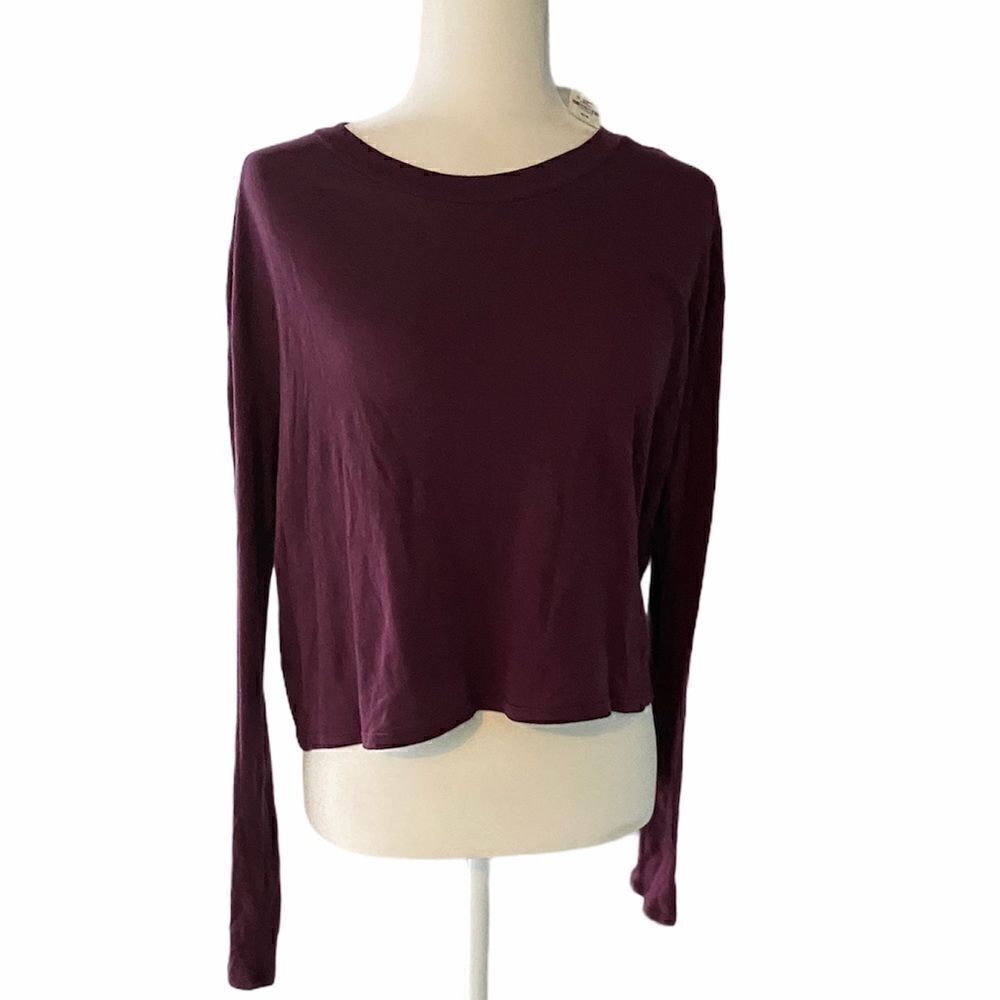 ‎Pink Victoria’s Secret Purple Crop Top Size M NWT